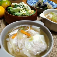 Snapdishの料理写真:残り物で〜ワンタンスープ|とまと🍅さん