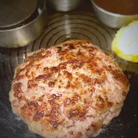 Snapdishの料理写真:オリーブ牛のチーズ肉バーグ|坂の上の友さん