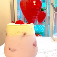 Snapdishの料理写真:いちごミルク🍓|ひとさんさん