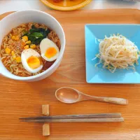 Snapdishの料理写真:今日の昼食　サッポロ一番みそラーメン|pinknari🐰🌈さん