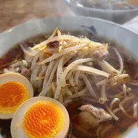 Snapdishの料理写真:日曜日のお昼・もやしラーメン| akiさん