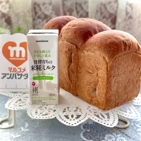 Snapdishの料理写真:全粒粉の米糀ミルク🌾山食パンです〜🍞