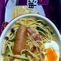 Snapdishの料理写真:和風醤油スパゲティDX|すくらんぶるえっぐさん