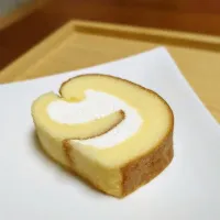 Snapdishの料理写真:有精卵のふわふわロールケーキ🥚