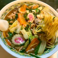 Snapdishの料理写真:お家で作るあんかけ具沢山醤油ラーメン| Takeshi  Nagakiさん