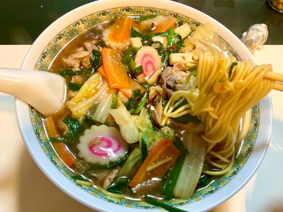 Snapdishの料理写真:お家で作るあんかけ具沢山醤油ラーメン|Takeshi  Nagakiさん