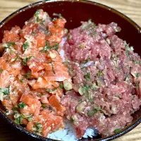 Snapdishの料理写真:☆サーモンとまぐろ2種類のなめろう丼|まぁたんさん