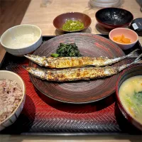 Snapdishの料理写真:秋刀魚の塩焼き|ゆっきーさん