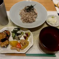 Snapdishの料理写真:夕ご飯
＊おそば
＊ナスの揚げ浸し
＊とりじゃが
＊酢の物も
＊大学芋|さっちんさん