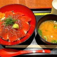 Snapdishの料理写真:まぐろ漬け丼|ただの栄養士さん