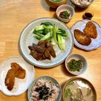 Snapdishの料理写真:鯖フライ、和牛ヒレステーキ、青梗菜ソテー、赤豆納豆アオサ、サツマイモのお味噌汁、しそわかめふりかけご飯、野草酵素| さくたえさん