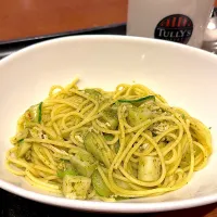 Snapdishの料理写真:ジェノベーゼパスタ🍝|ゆうりさん