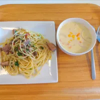 Snapdishの料理写真:今日の昼食　サバ缶白だしパスタ、豆乳スープ|pinknari🐰🌈さん