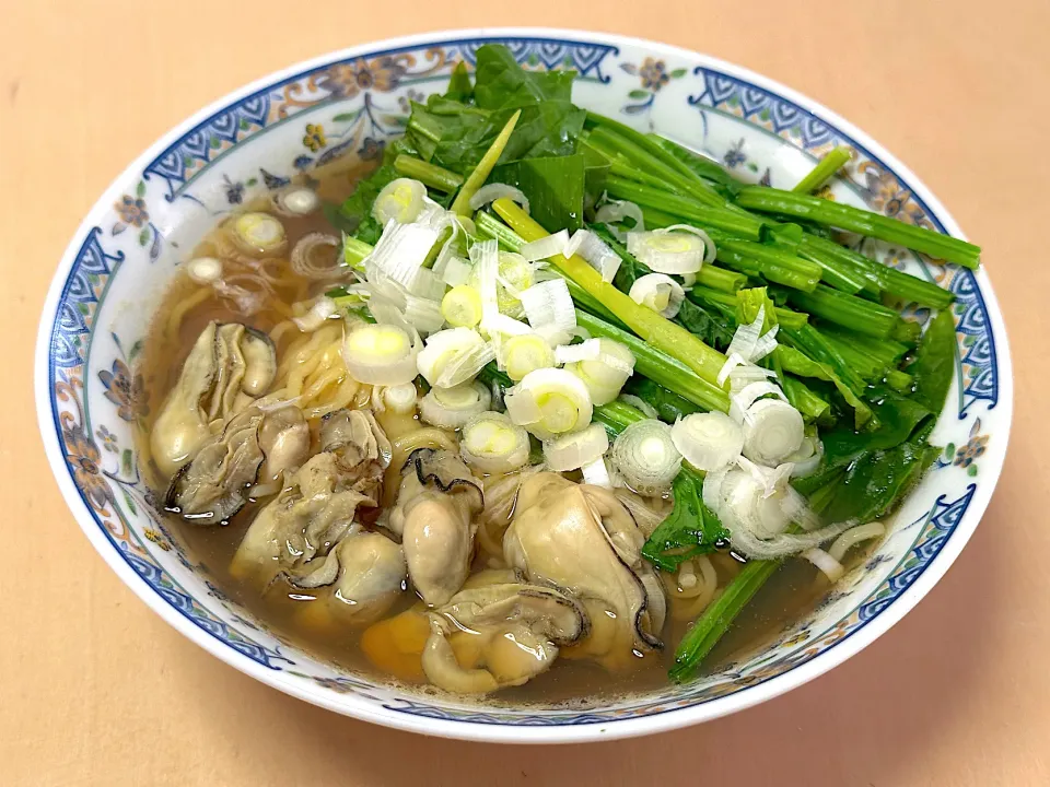 Snapdishの料理写真:広島県産牡蠣だし醤油ラーメン|マハロ菊池さん