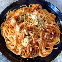 Snapdishの料理写真:イカゲソとトマトのパスタ🍝|satoruさん