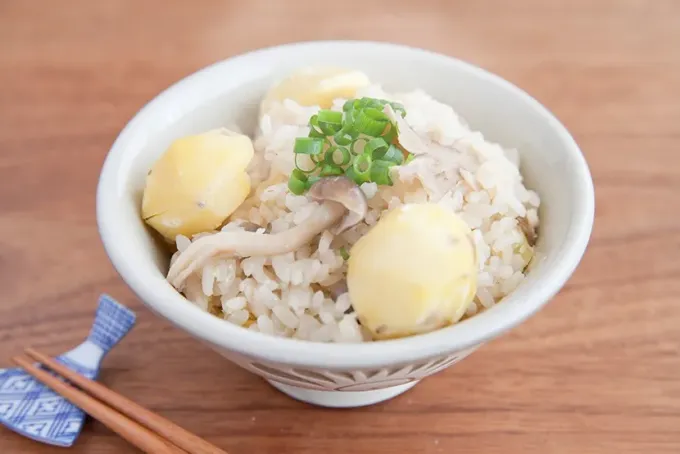 Snapdishの料理写真:栗ときのこの炊き込みご飯|マルコメ キッチンさん