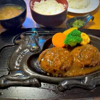 Snapdishの料理写真:おにぎりハンバーグ|yucc@さん