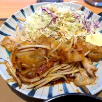 Snapdishの料理写真:今日はやよい軒でしょうが焼き定食|yokoさん