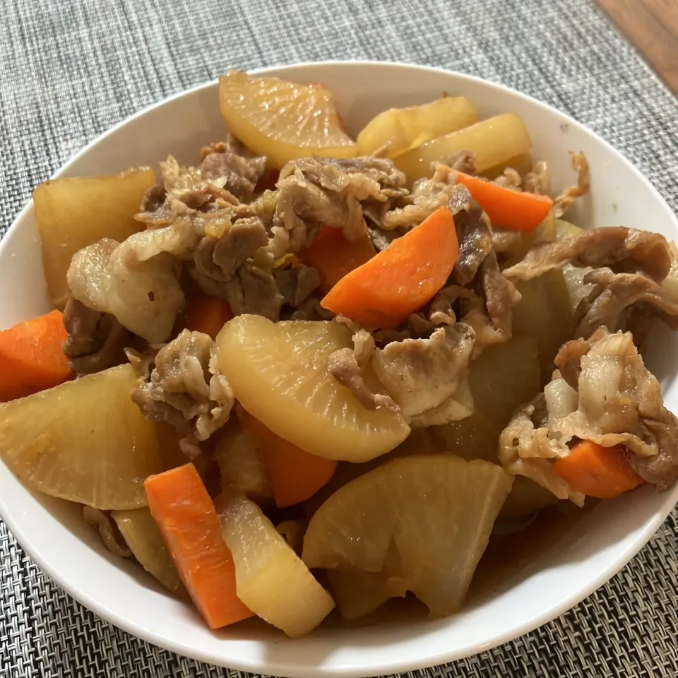 大根と豚肉の煮物|まきさん