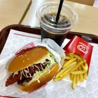 Snapdishの料理写真:おさつサーモンバーガーセット|T. Wonderさん