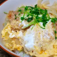 Snapdishの料理写真:パパ作👨マゾイカツ丼|ぱんだのままんさん