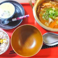 Snapdishの料理写真:豚汁　茶碗蒸し　さつまいもご飯|さゆさん