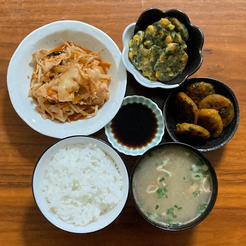 主食　白ごはん
主菜　レンチン豚キムチ🅿️
副菜　かぼちゃのお焼き🅿️
副菜　お豆腐の磯辺焼き🅿️
汁物　ゆうげ
小鉢　ポン酢|...さん