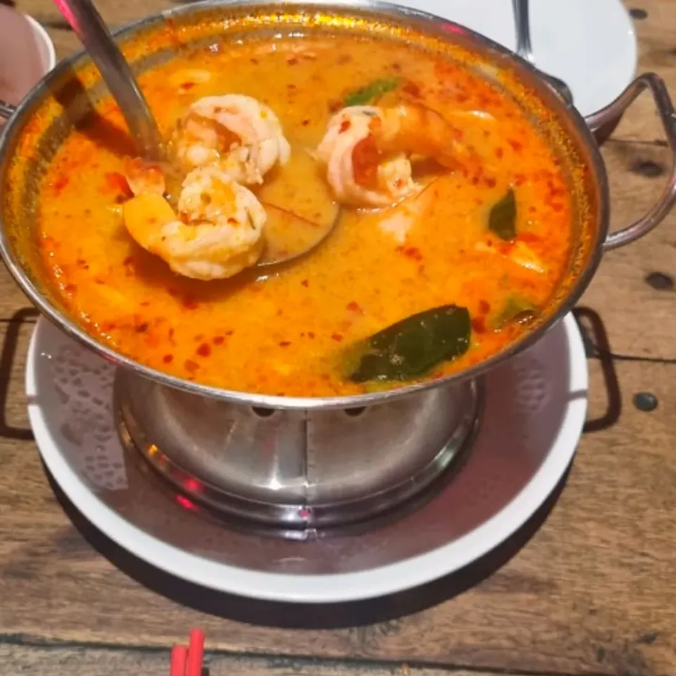 Snapdishの料理写真:seafood Tomyum soup in Bangkok|rufvalさん