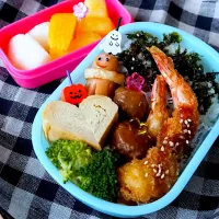 Snapdishの料理写真:校外学習行ってらっしゃい🚌エビフライ弁当✨|chiakiさん