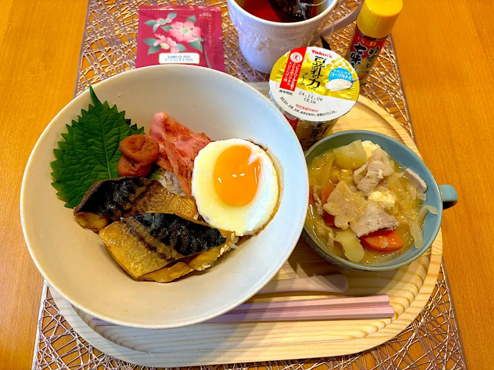 Snapdishの料理写真:🍴𓈒𓂂𓏸鯖のワンプレート丼|あみかさん