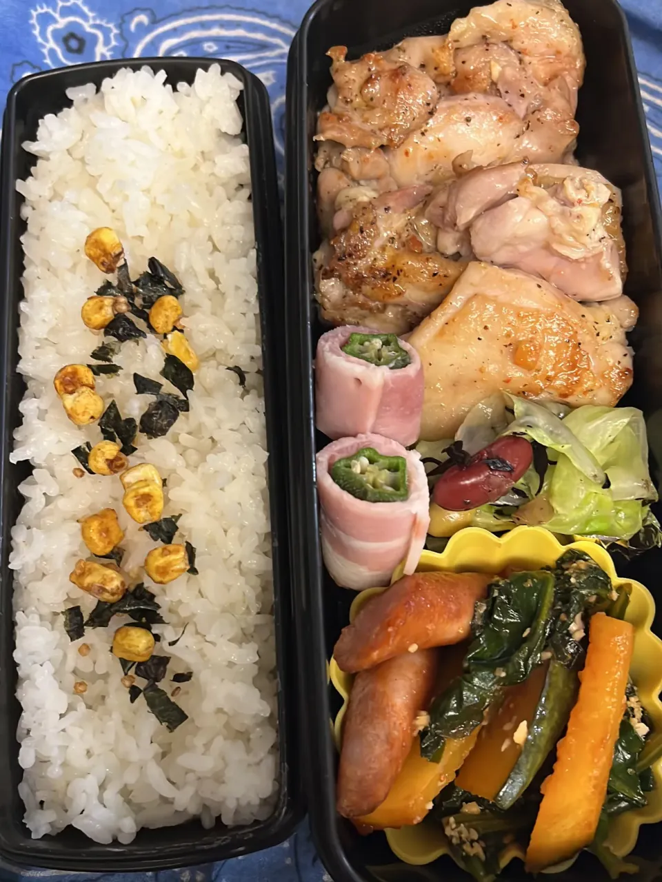 Snapdishの料理写真:チキンガーリック、オクラベーコン、キャベツとお豆、かぼちゃとほうれん草ナポリタン風|ちあぽんさん