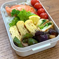 Snapdishの料理写真:さけるチーズ弁当🍱|かおりん✴︎❤︎さん