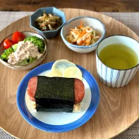 Snapdishの料理写真:おにぎりランチ🍙