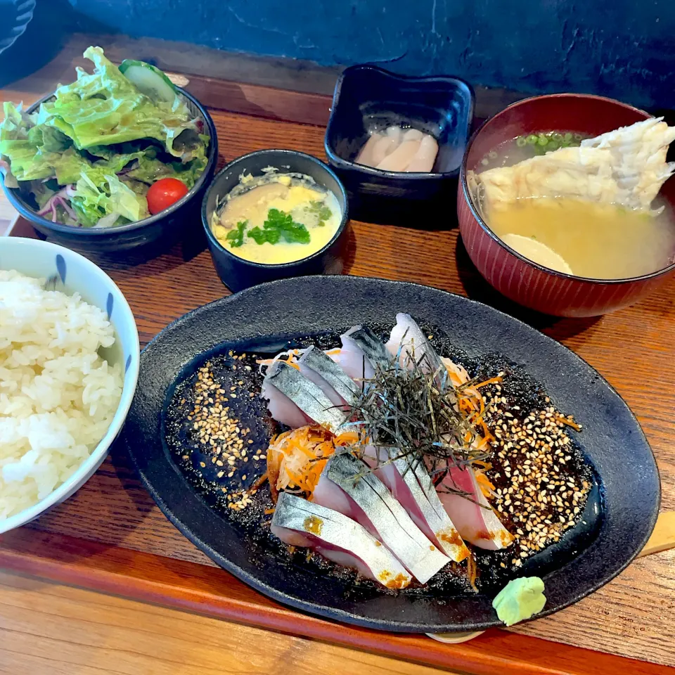 Snapdishの料理写真:ごま鯖定食|T. Wonderさん