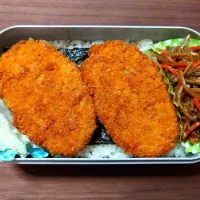 Snapdishの料理写真:今日の弁当は、コロッケ・のり弁当。

献立は、
・おかか風ごはん、味付けのり
・コロッケ
・きんぴらごぼう
・たくあん（甘口沢庵）|Mars＠釜飯作り研究中さん