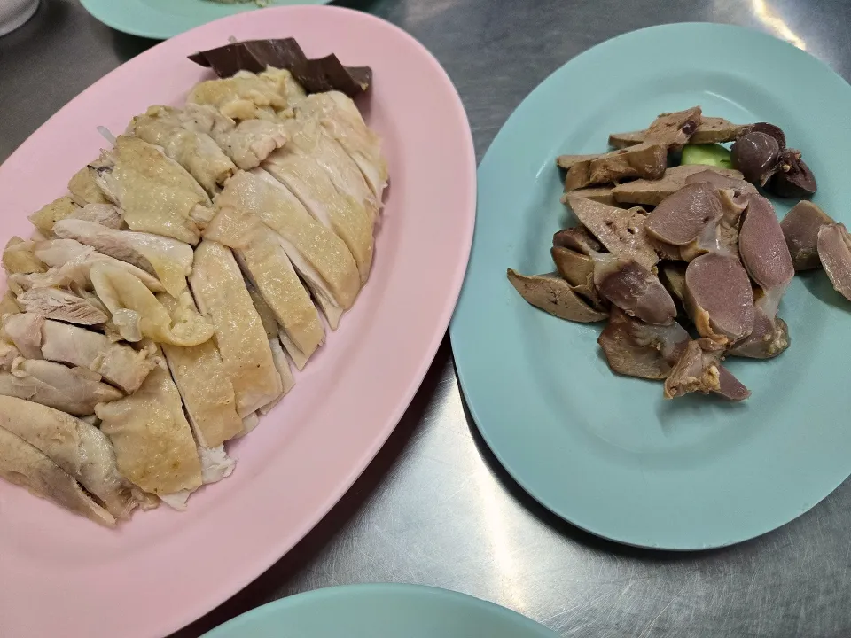 Snapdishの料理写真:chicken rice in Bangkok|rufvalさん