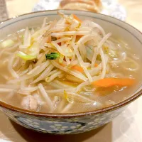 Snapdishの料理写真:日高屋の野菜たっぷりタンメンコピー|yosukeさん