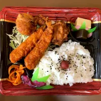 Snapdishの料理写真:BN 海老フライミックス弁当|ばーさんさん