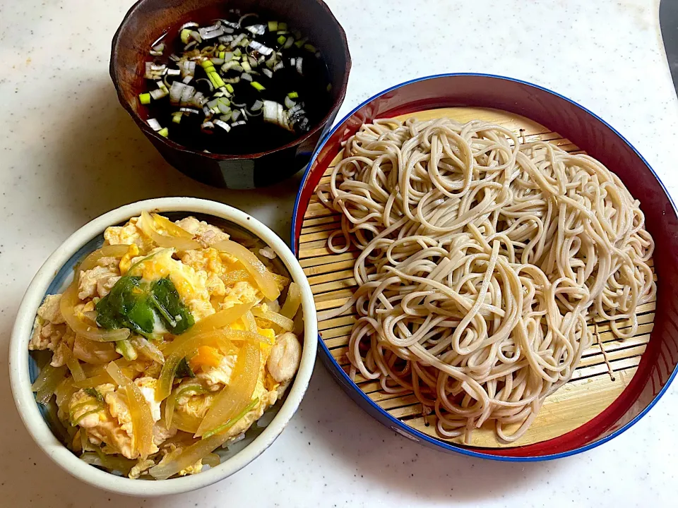 もりそば（いっちょうの乾麺）と親子丼|こっぷさん