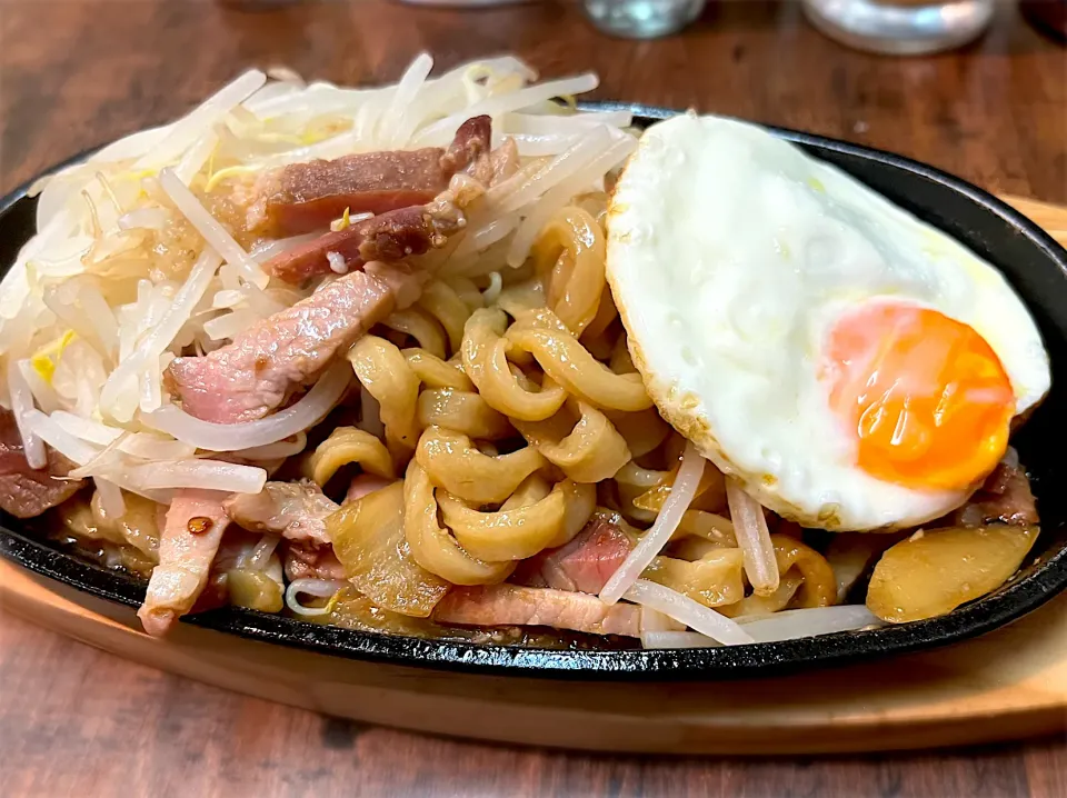 炒麺＋目玉焼き＠中華そばYOSHI|toshi,I🍴さん