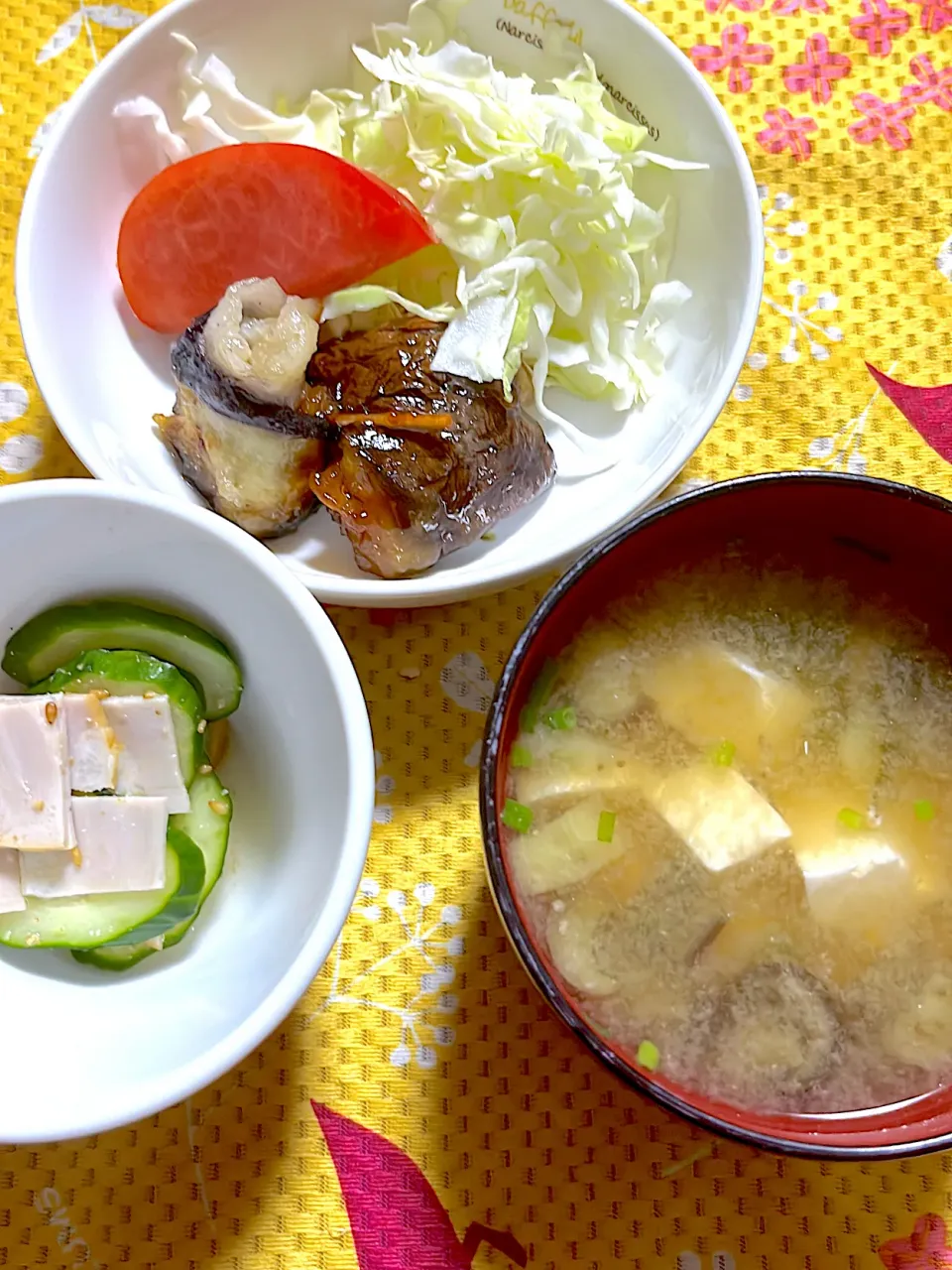 茄子と豚肉の巻き焼き　酢の物　味噌汁|4jinoanataさん