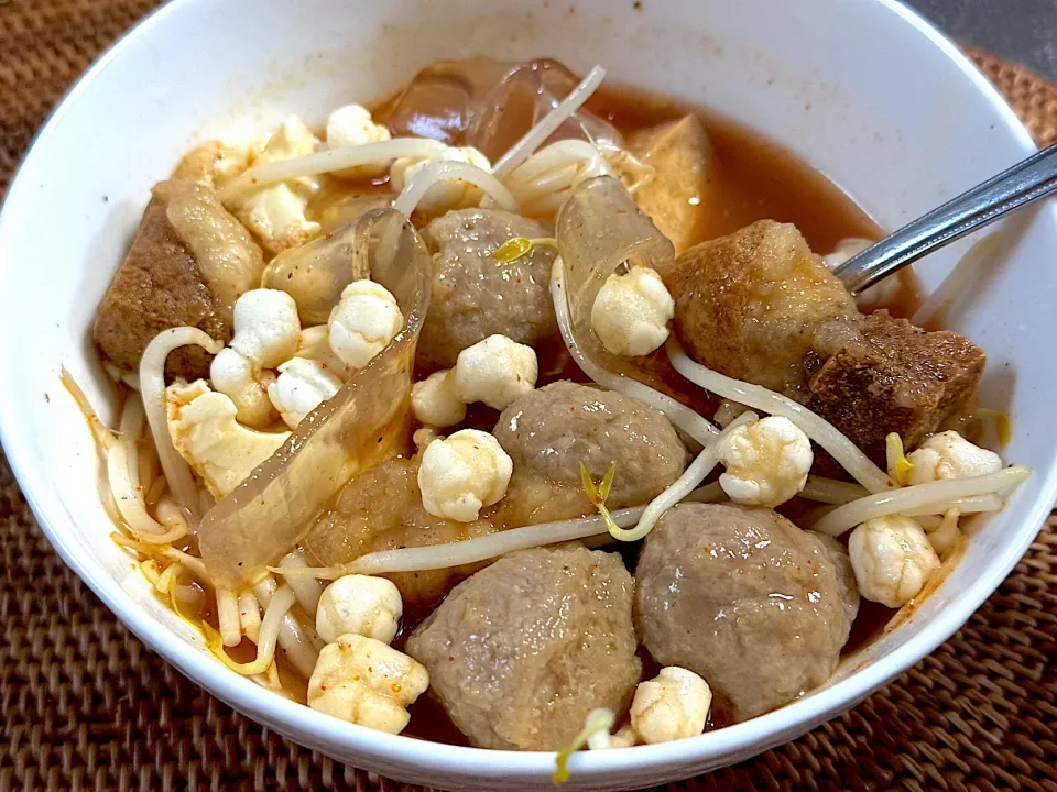 Seblak bakso|yeni kartikasariさん