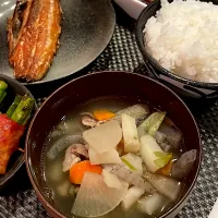 Snapdishの料理写真:おっさんご飯🍚　ホッケ　ゴボウ唐　　🐷汁　アスパラべー|ひげおやじさん