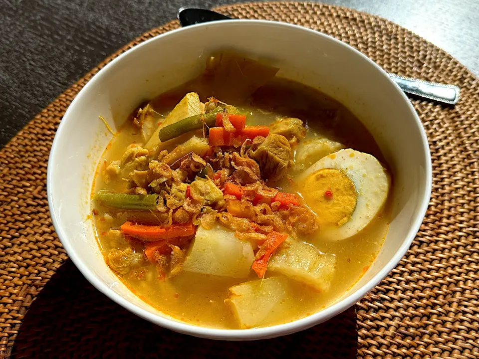 Lontong sayur|yeni kartikasariさん