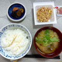 Snapdishの料理写真:ひきわり納豆定食|morimi32さん