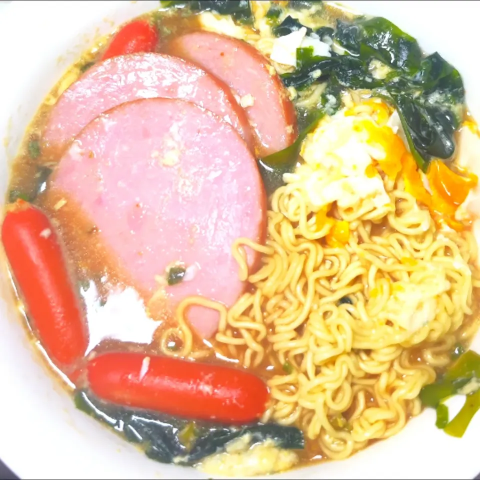 Snapdishの料理写真:サッポロ一番みそラーメン|akimitsuさん