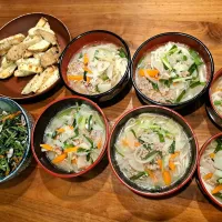 Snapdishの料理写真:肉味噌うどん　ほうれん草の黒ごま和え　ベイクドポテト| m aさん