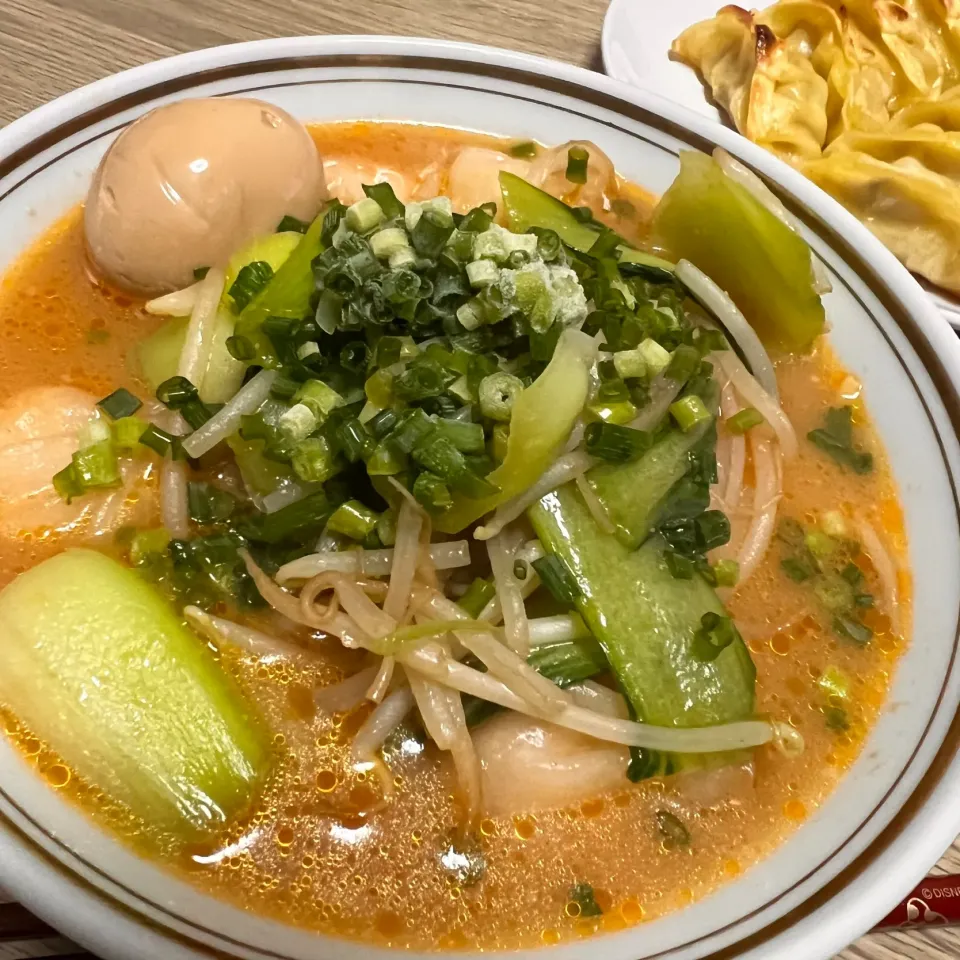 Snapdishの料理写真:海老ワンタンラーメン|seiko Oさん