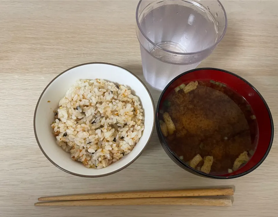 Snapdishの料理写真:梅かつおご飯|あやかんさん