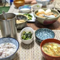 Snapdishの料理写真:手羽元と大根の煮物/きゅうりとわかめの酢の物/なめこの味噌汁/青菜の中華風炒め|しおりさん